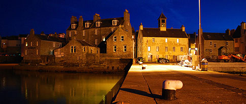 banner image: Andrew-Hutton-ILP-harbour-night